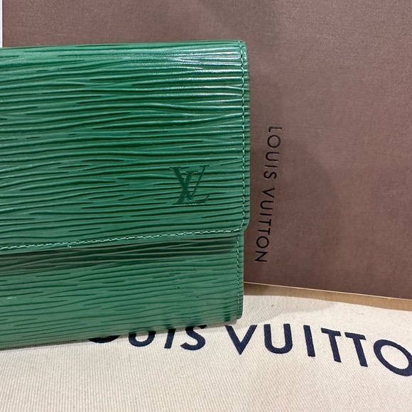 GORGEOUS GREEN AUTH LOUIS VUITTON EPISODE SARAH WALLET WOC BOX & DUST BAG - Picture 11 of 16
